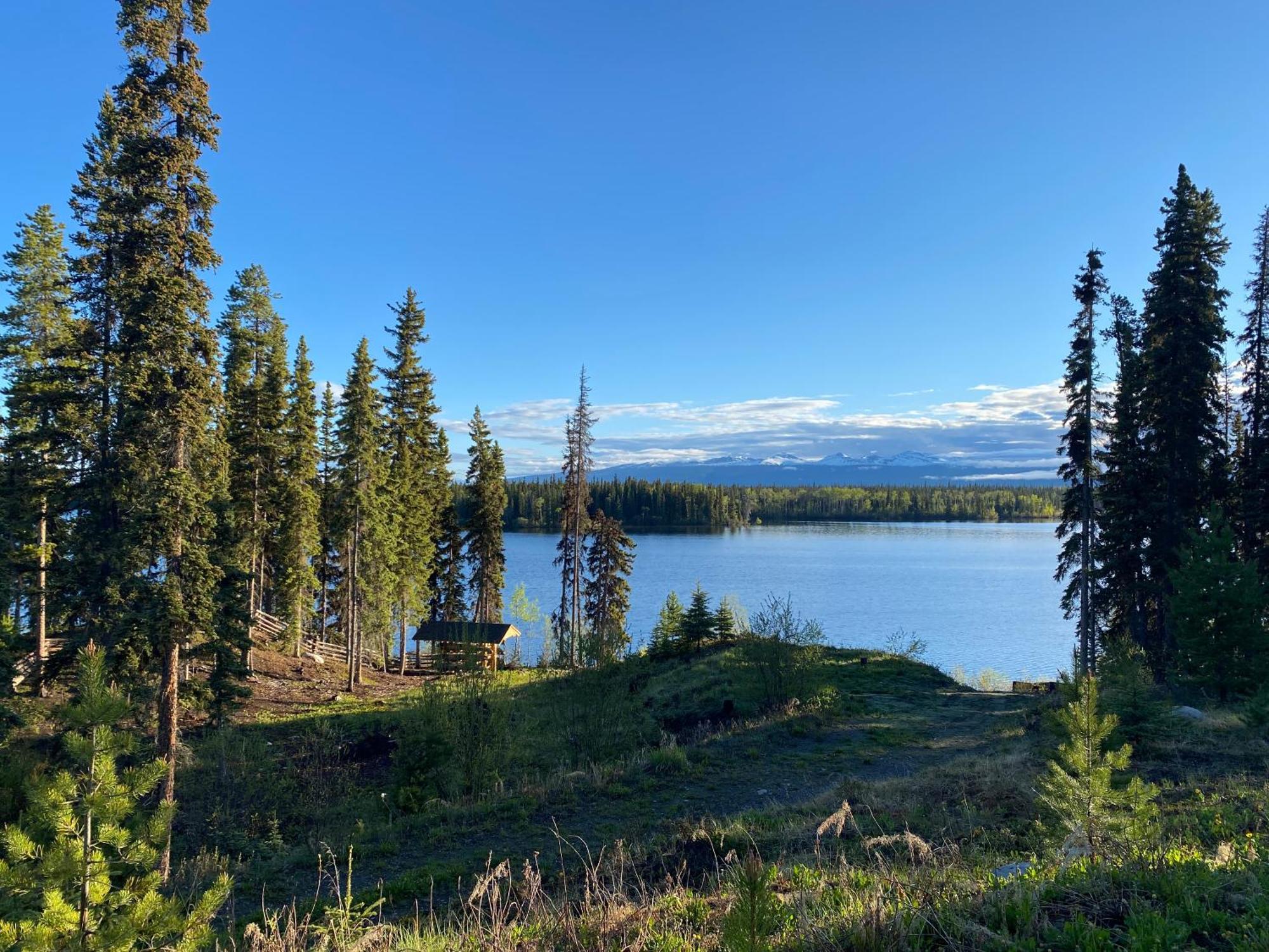 Red Cariboo Resort Anahim Lake エクステリア 写真