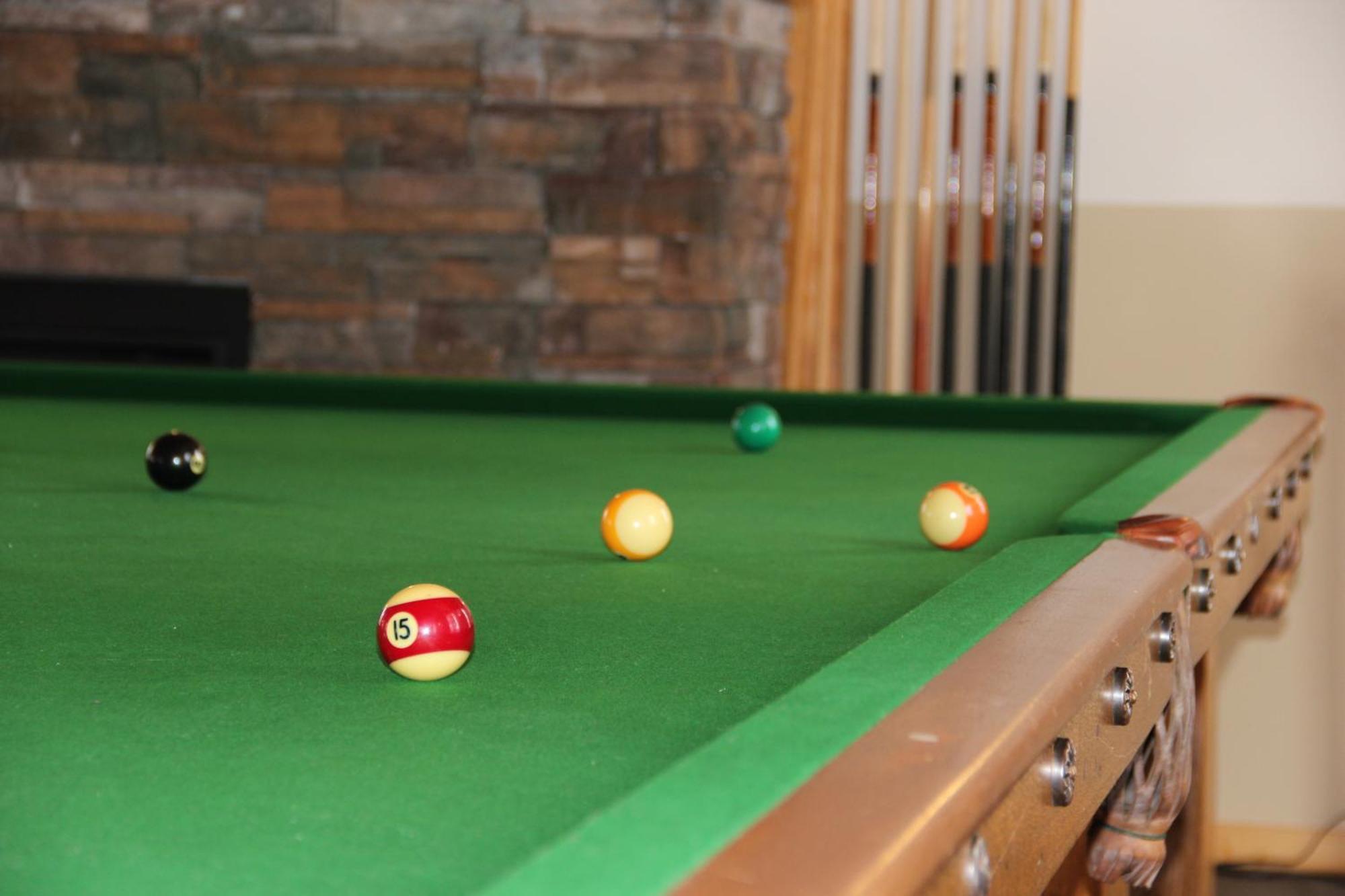 Red Cariboo Resort Anahim Lake エクステリア 写真