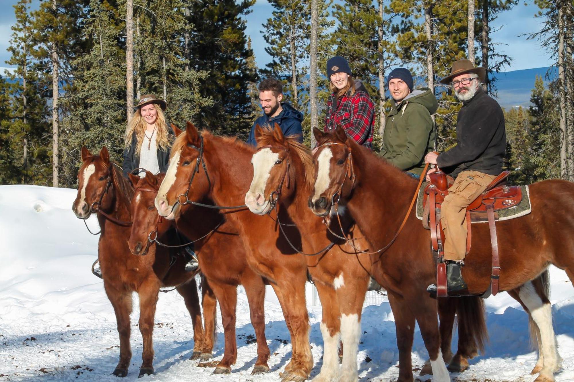 Red Cariboo Resort Anahim Lake エクステリア 写真