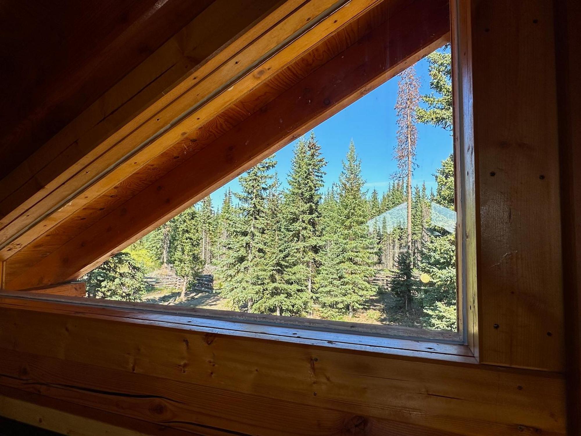 Red Cariboo Resort Anahim Lake エクステリア 写真